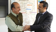 El jefe de la Zona Metropolitana Oeste de Carabineros, General Rodney Weber y el Defensor Regional Metropolitano Norte Carlos Mora Jano