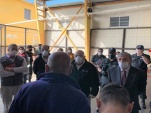 El defensor regional junto al seremi de Justicia dialogaron con internos de la c&aacute;rcel de Talca