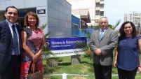 El defensor de migrantes junto a la asistente social del programa y el consul y la asesora juridica del consulado de Colombia