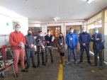 Equipo de la Defensor&iacute;a del Biob&iacute;o durante la entrega de kits solidarios y posterior encuentro con imputados y condenados en Mulch&eacute;n.