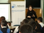 La psic&oacute;loga de la unidad de apoyo a la gesti&oacute;n de defensa de Antofagasta, Golda Barrientos, dio charla a j&oacute;venes del liceo La Portada de Antofagasta.