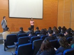 Defensores penales juveniles comentarin con los alumnos y alumnas, los alcances de la Ley de Responsabilidad Penal Adolescente.