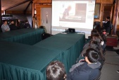 La charla se apoy&oacute; en material audivisual que permiti&oacute; un mayor dinamismo y participaci&oacute;n de los adolescentes.