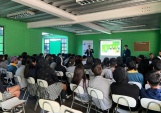 El defensor especializado en RPA Cristian Esquivel, ofrece su primera charla en un colegio en Pe&ntilde;alol&eacute;n.