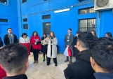 La Defensora Regional Metropolitana Norte, Daniela B&aacute;ez, junto a otras autoridades, en di&aacute;logo participativo con internos de Colina 2