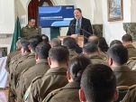 El Defensor Regional de Valpara&iacute;so, Sebasti&aacute;n Salinero, dio la bienvenida a las y los funcionarios de Carabineros y de otras instituciones presentes.