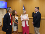 El Defensor Regional junto a la Jueza Presidente de Alto Hospicio, el defensor Yamil Cabrera y la jefa de estudios, Karina Reyes.