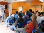 El UAGD, junto al coordinador de esta defensa especializada, Sergio Zenteno durante la charla.