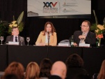El Defensor Regional Leonardo Moreno (a la derecha), durante su exposici&oacute;n sobre la defensa penal p&uacute;blica en Chile