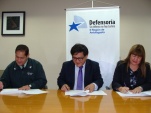 Los representantes de la Defensor&iacute;a, Investigaciones y Gendarmer&iacute;a, firmaron un convenio de coordinacion
