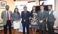 el seremi de Justica y Derechos Humanos junto a los directivos de la Defensoria