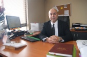 El abogado comenz&oacute; su labor como defensor en Puerto Ays&eacute;n,  en Valdivia desde el 2011 y luego jefe de estudios y Defensor Regional desde el 2017. 