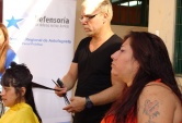 El estilista Humberto Gutierrez y su equipo de profesionales atendieron a las internas del CPF