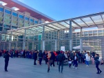 Esta ma&ntilde;ana cientos de personas esperaban noticias de sus familiares detenidos en el Centro de Justicia de Santiago (CJS).