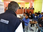 Liceanos de Cami&ntilde;a y sus continuas y agudas preguntas durante la charla.