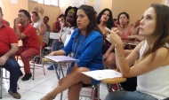 La defensora penitenciaria Estrella San Mart&iacute;n y la coordinadora Claudia Vergara en charla junto al Movilh a la Comunidad LGTB de la ex Penitenciar&iacute;a