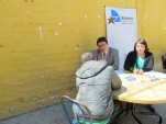Osvaldo Valenzuela y Carol Gonz&aacute;lez durante el desarrollo de la plaza de justicia en la c&aacute;rcel de Limache.