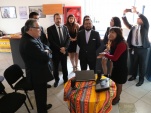 Ministro de Justicia Jaime Campos junto a los funcionarios de la nueva oficina de Defensa Aymara e Ind&iacute;gena instalada en la ciudad de Arica