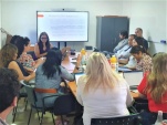 La jueza Paulina Z&uacute;&ntilde;iga en plena capacitaci&oacute;n para las y los defensores p&uacute;blicos de Arica y Parinacota.