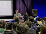 El di&aacute;logo se realiz&oacute; en el auditorio de la Escuela de Cultura