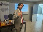 El jefe de estudios ,Cristi&aacute;n Mart&iacute;n Castro, valor&oacute; el di&aacute;logo t&eacute;cnico con Carabineros para fortalecer el respeto a los derechos.