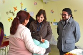 Defensora Regional y Seremi de Justicia en el modulo materno-infantil de la carcel de La Serena 