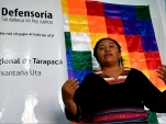 La facilitadora intercultural Aide&eacute; L&oacute;pez aparece en pantalla transmitiendo el mensaje en quechua.