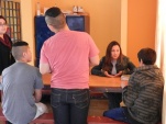 La defensora juevenil, Patricia Lefever, junto a los adolescentes del Centro de Internaci&oacute;n Provisoria de Arica. 