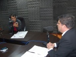 El Jefe de Estudios, Gabriel Carri&oacute;n, entrevistado en radio y su mensaje difundido, a la vez, en Twitter y WhatsApp.