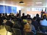 La charla de Patricio Guti&eacute;rrez se transform&oacute; en un fluido dialogo con los funcionarios de la PDI.  