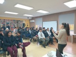 Daniela Larraguibel, abogada de estudio, realiz&oacute; dos charlas en el Colegio Ena Bellemans de Rancagua