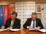La iniciativa de la DPP y el Sename beneficiar&aacute; inicialmente a unos 300 j&oacute;venes internos en ambos recintos.