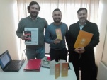 Gustavo Pe&ntilde;ailillo junto a los representantes de Daya.