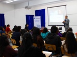 El Jefe de Estudios explicando los objetivos principales de Poryecto Inocentes a estudiantes de derecho de la UTA