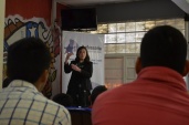 La defensora juvenil Marcela Crisosto estuvo a cargo de la charla