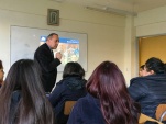 Erwin Neumann dialog&oacute; con estudiantes de Trabajo Social