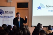 Cristi&aacute;n Hinostroza fue el encargado de dialogar con los j&oacute;venes