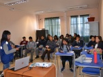 La Facilitadora Intercultural Andrea Mamani, detalla los derechos de los j&oacute;venes ante el Sistema Penal. 