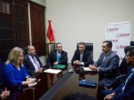 La abogada Lissette Rodriguez durante una de las jornadas de trabajo en que particip&oacute; junto a Rodrigo Mu&ntilde;oz.