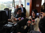 La defensa penal p&uacute;blica, Paola Sep&uacute;lveda, dando declaraci&oacute;n sobre su defendido el sargento, Nelson Gavil&aacute;n Santos, jefe de la patrulla de tr&aacute;fico,