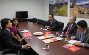 Francisca Sell&Atilde;&copy;s y Gabriel Carri&Atilde;&sup3;n de la DRMN reunidos con los c&Atilde;&sup3;nsules del Per&Atilde;&ordm; Jos&Atilde;&copy; Antonio Torrico, Alejandro Riveros,  y Pedro Ram&Atilde;&shy;rez,