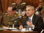 El Defensor Nacional, Georgy Schubert (a la derecha) expuso ante la Comisi&Atilde;&sup3;n Especial de Seguridad P&Atilde;&ordm;blica del Senado.