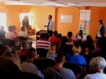 El defensor Sergio Zenteno, dialogando junto a internos de alta seguridad del Complejo Penitenciario Acha