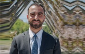 Defensor Omar Abuid avanz&oacute; en tesis alternativa de inocencia al lograr que tribunal revocara prisi&oacute;n preventiva de imputados por robo en Lampa 