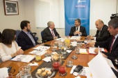 El presidente de la Corte Suprema durante la reuni&oacute;n del comit&eacute; editorial. 