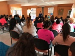 La Asesora Jur&iacute;dica, Patricia Lefever, durante el di&aacute;logo con las mujeres ind&iacute;genas privadas de libertad.