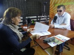 Una amena conversaci&oacute;n radial sostuvo la Defensora regional con los oyentes de radio Magallanes