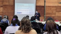Ahrens convers&oacute; con cerca de 60 docentes y asistentes de la educaci&oacute;n