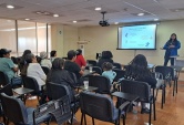Una veintena de apoderados de adolescentes de Calama participaron en charla de la defensora juvenil Ledy Liquitay