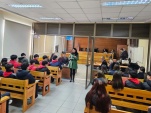 La defensora local jefe Mitzi Ja&ntilde;a dialog&oacute; con los alumnos del colegio talagantino.